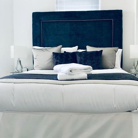 Snapos Luxury Serviced Apartment - Meridian House ベドフォード エクステリア 写真