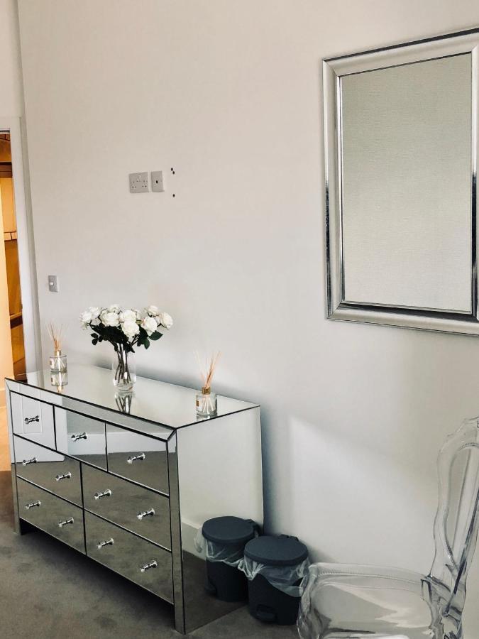 Snapos Luxury Serviced Apartment - Meridian House ベドフォード エクステリア 写真