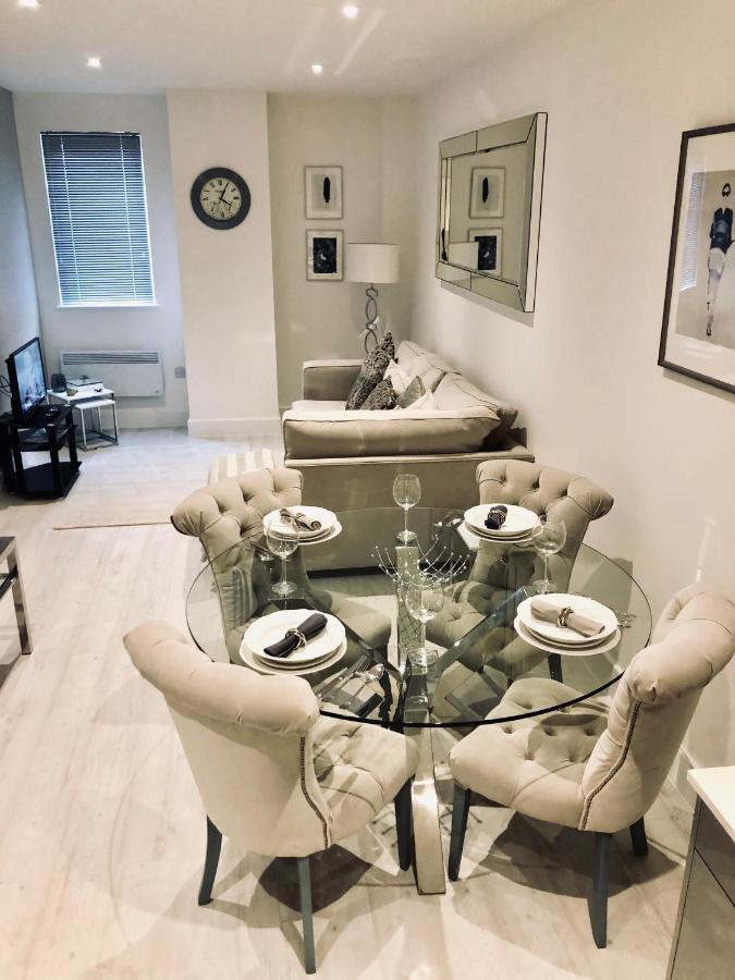 Snapos Luxury Serviced Apartment - Meridian House ベドフォード エクステリア 写真