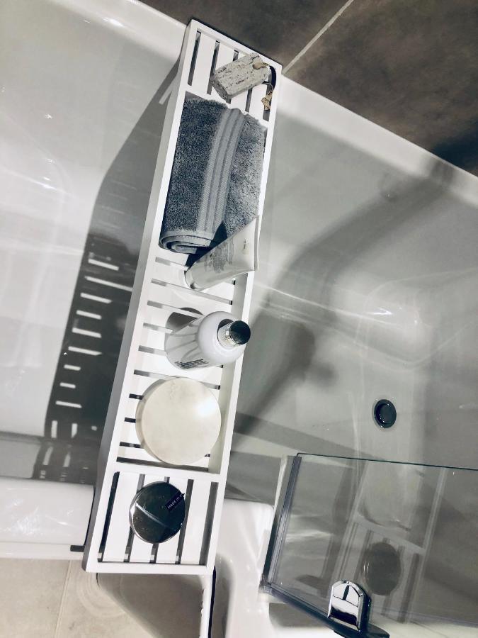 Snapos Luxury Serviced Apartment - Meridian House ベドフォード エクステリア 写真