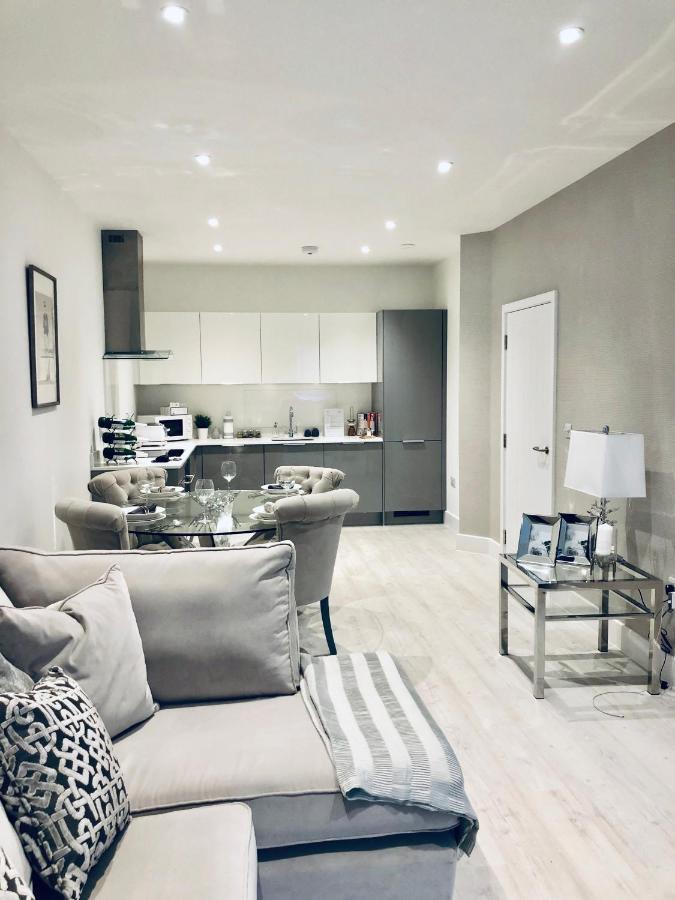 Snapos Luxury Serviced Apartment - Meridian House ベドフォード エクステリア 写真