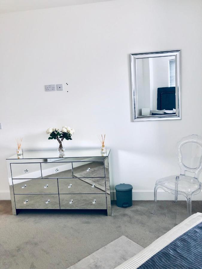 Snapos Luxury Serviced Apartment - Meridian House ベドフォード エクステリア 写真